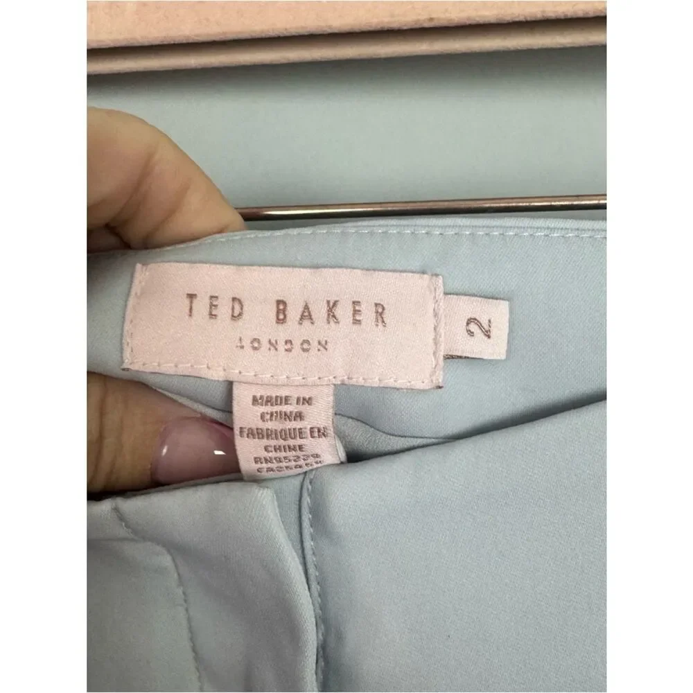 TED BAKER | NEW Light Grey Chelsea Flower Printed Shorts Women’s Size 2